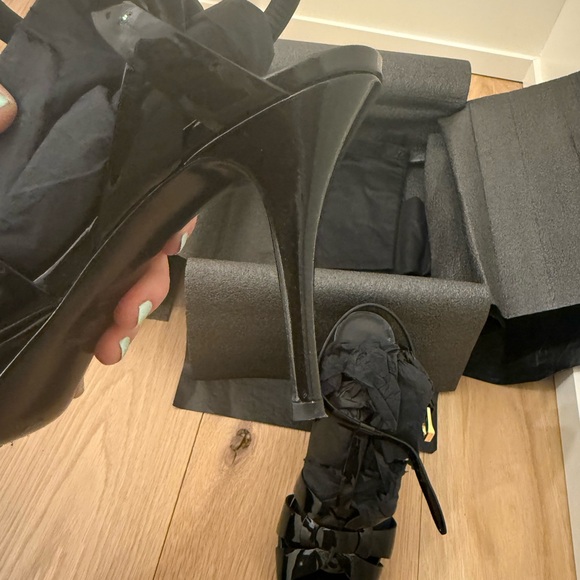 YSL sz 7.5 tribute black patent leather platform sandal - Picture 7 of 12